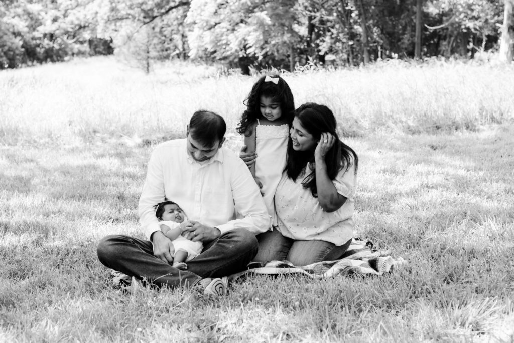 black and white family photo taken by Mallorie Miller Photography 